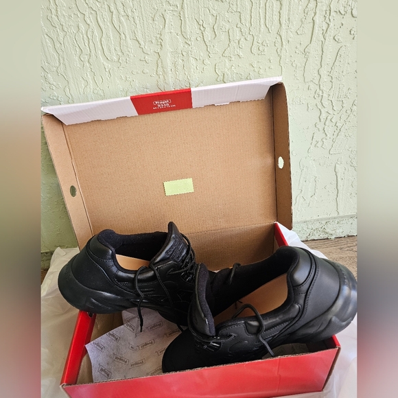 Propet Men's Black Leather Sneakers - Picture 3 of 12